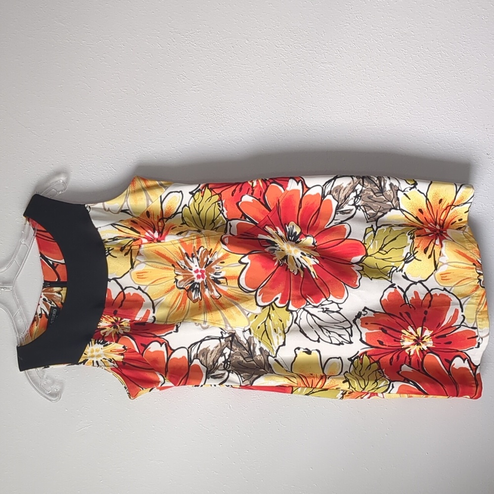 I.N. studio 12P petite dress floral orange.yellow black and white no sleeves